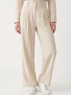NONCHALANT | Pleated Front Cream High-Waist Wide-Leg Pants Women’s Size Medium